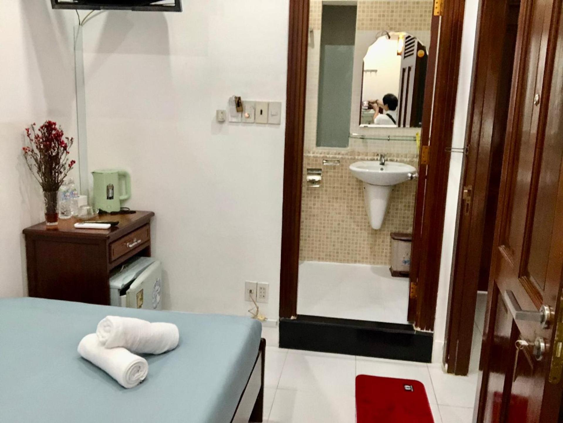 Saigon Cozy2 Hotel At 241 Pham Ngu Lao Street Ho Chi Minh-staden Exteriör bild
